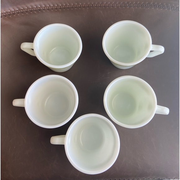 Set of 5 green floral vintage Pyrex spring blossom crazy daisy milk glass mugs. - Picture 4 of 4